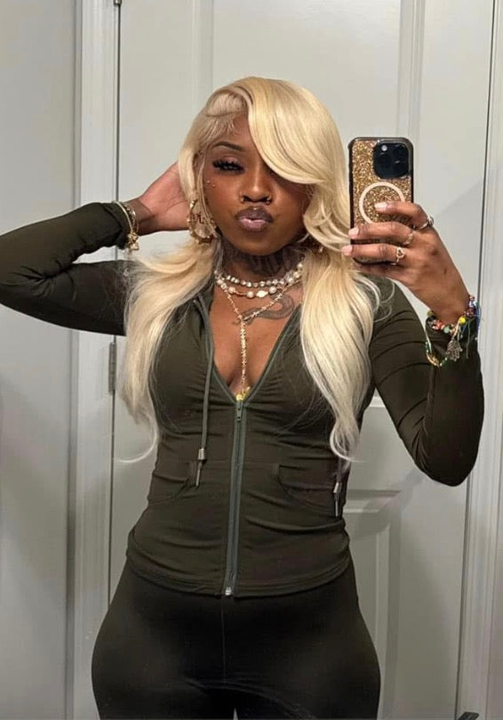 613 RUSSIAN BLONDE WIG